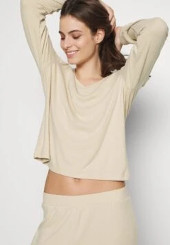 Anna Field Pijama - Off-White 13 Anna Field Pijama - Off-White -Anna Field 1f950543f22a49e99e0bf827dcb85ca5