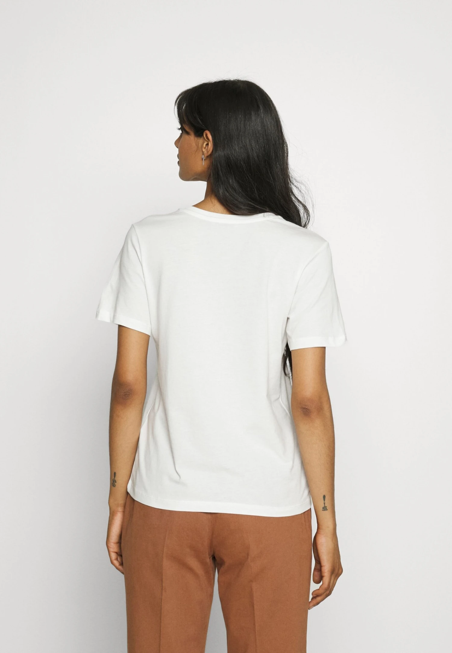Anna Field Camiseta Básica - Off White 5 Anna Field Camiseta Básica - Off White - Imagen 3