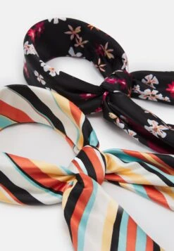 Anna Field -Anna Field 56accf95183c4a4fa18f313ebcfd9b80