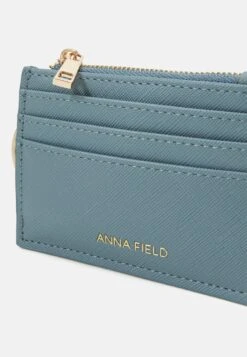Anna Field Set - Funda Para Tarjeta De Visita - Blue 11 Anna Field Set - Funda Para Tarjeta De Visita - Blue -Anna Field 74ffd241d8454bcdaf918972b3b5ced5