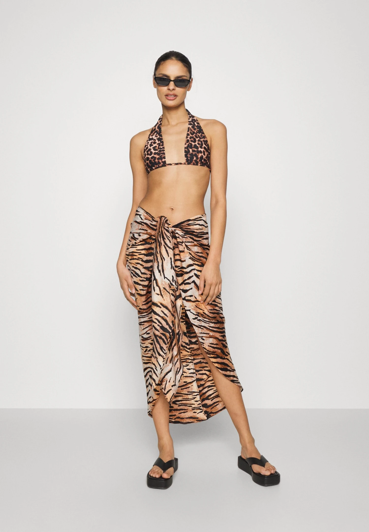 Anna Field Geo Print Sarong / 917 - Multi-Coloured - Falda Cruzada - Multi-Coloured 4 Anna Field Geo Print Sarong / 917 - Multi-Coloured - Falda Cruzada - Multi-Coloured - Imagen 2