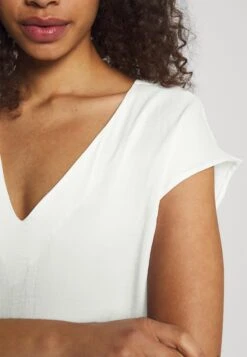 Camiseta Básica - Off-White -Anna Field cb23e57e99a94b01b89ff35dc94b1c39